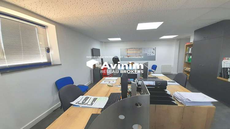 Ma-Cabane - Vente Local commercial Saint-Denis-de-l'Hôtel, 1100 m²