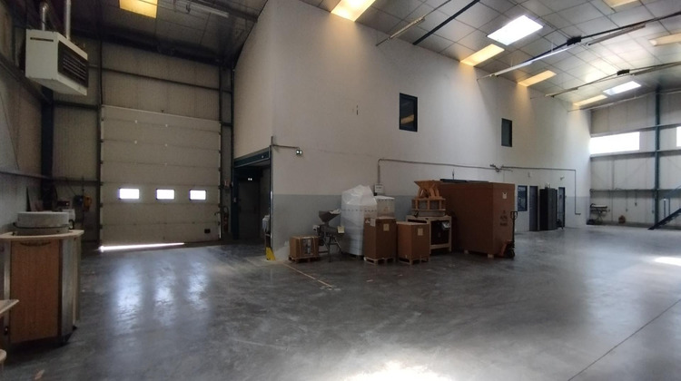 Ma-Cabane - Vente Local commercial Saint-Donat-sur-l'Herbasse, 240 m²