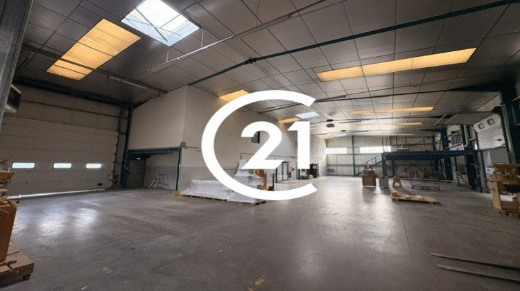 Ma-Cabane - Vente Local commercial Saint-Donat-sur-l'Herbasse, 1930 m²