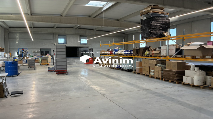 Ma-Cabane - Vente Local commercial Saint-Estève-Janson, 1140 m²