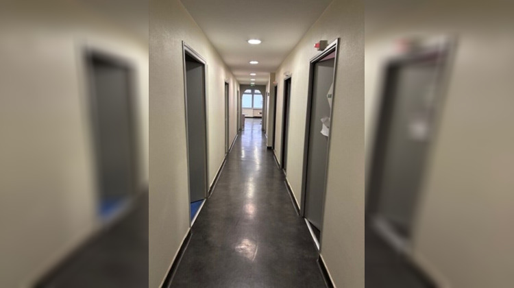 Ma-Cabane - Vente Local commercial SAINT-ETIENNE, 760 m²