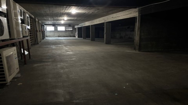 Ma-Cabane - Vente Local commercial SAINT-ETIENNE, 760 m²