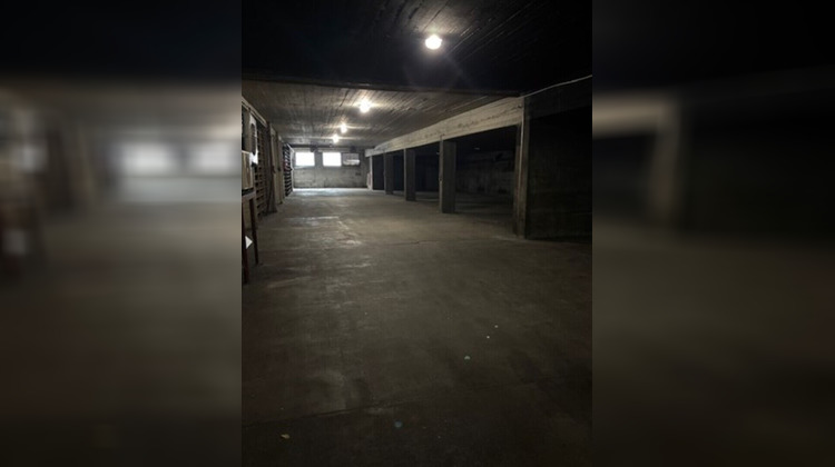 Ma-Cabane - Vente Local commercial SAINT-ETIENNE, 760 m²