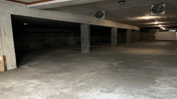 Ma-Cabane - Vente Local commercial SAINT-ETIENNE, 760 m²