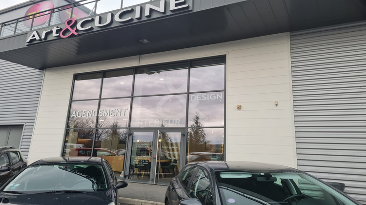 Ma-Cabane - Vente Local commercial Saint-Genest-Lerpt, 255 m²