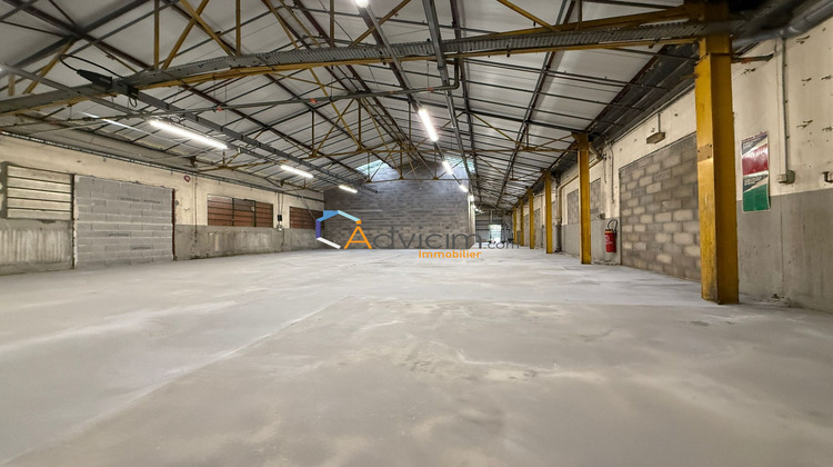 Ma-Cabane - Vente Local commercial Saint-Genest-Lerpt, 235 m²