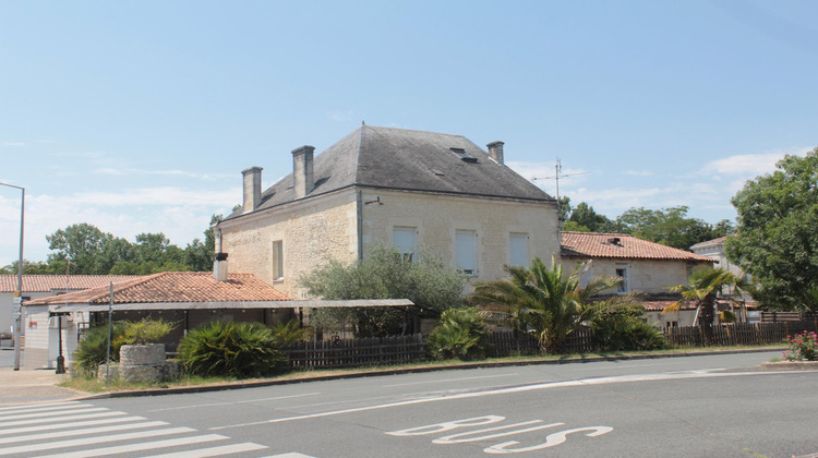 Ma-Cabane - Vente Local commercial Saint-Genis-de-Saintonge, 347 m²