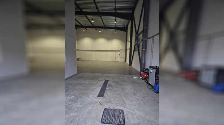 Ma-Cabane - Vente Local commercial Saint-Genis-les-Ollieres, 180 m²