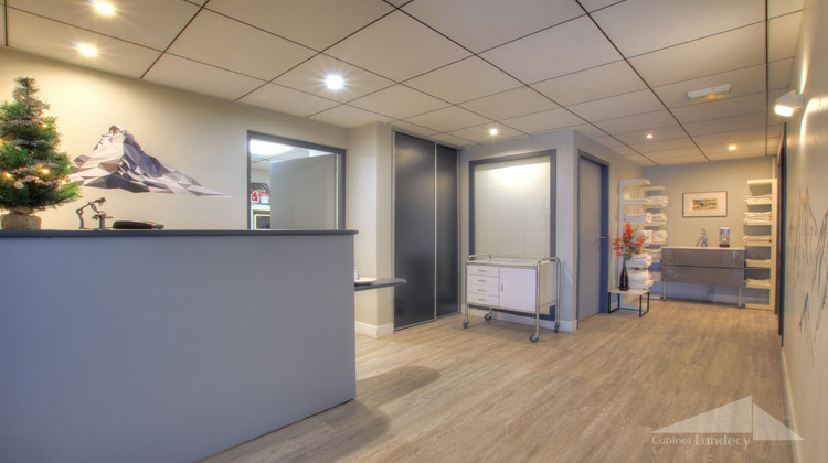 Ma-Cabane - Vente Local commercial Saint-Genis-Pouilly, 107 m²