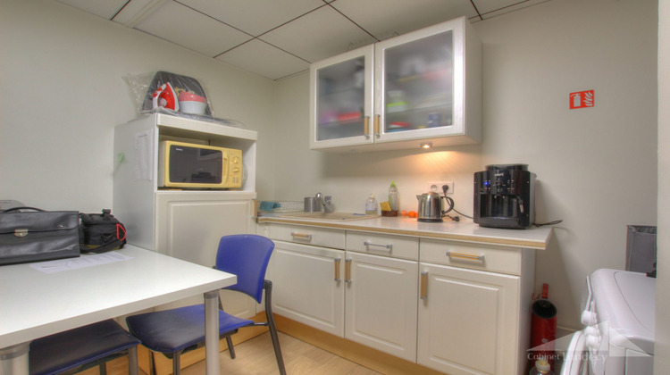 Ma-Cabane - Vente Local commercial Saint-Genis-Pouilly, 107 m²