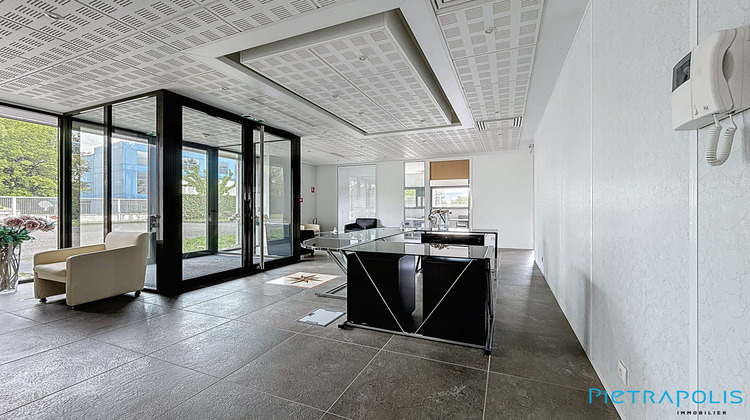 Ma-Cabane - Vente Local commercial Saint-Genis-Pouilly, 533 m²