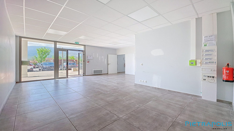 Ma-Cabane - Vente Local commercial Saint-Genis-Pouilly, 87 m²