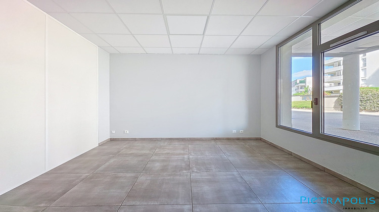 Ma-Cabane - Vente Local commercial Saint-Genis-Pouilly, 87 m²