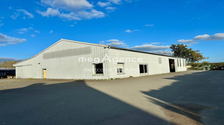 Ma-Cabane - Vente Local commercial SAINT HILAIRE DES LANDES, 3252 m²
