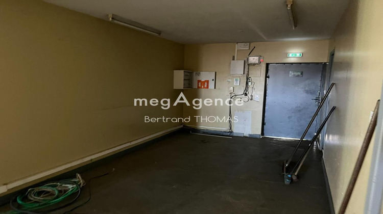 Ma-Cabane - Vente Local commercial SAINT HILAIRE DES LANDES, 3252 m²