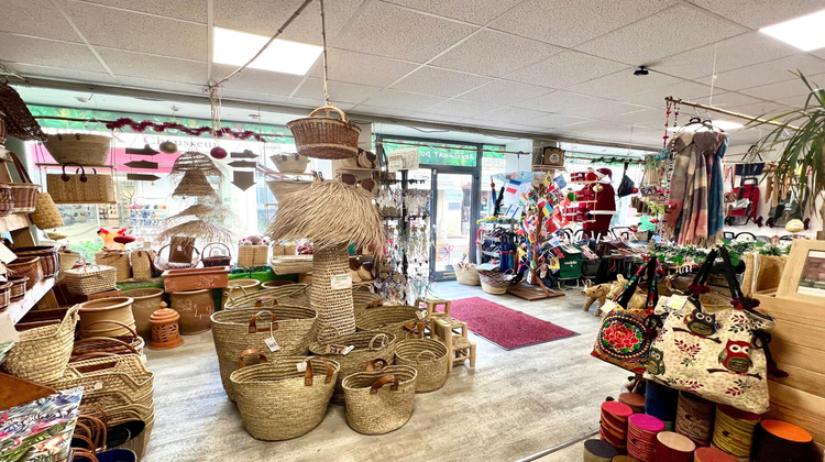 Ma-Cabane - Vente Local commercial Saint-Jean-d'Angely, 200 m²