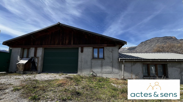 Ma-Cabane - Vente Local commercial Saint-Jean-de-Maurienne, 144 m²