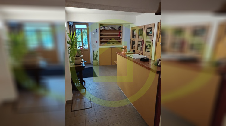 Ma-Cabane - Vente Local commercial SAINT JULIEN DE JONZY, 732 m²