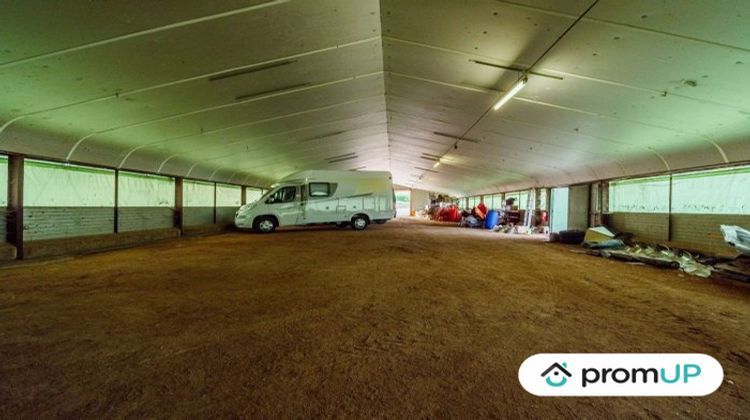 Ma-Cabane - Vente Local commercial Saint-Léger-sur-Roanne, 2500 m²