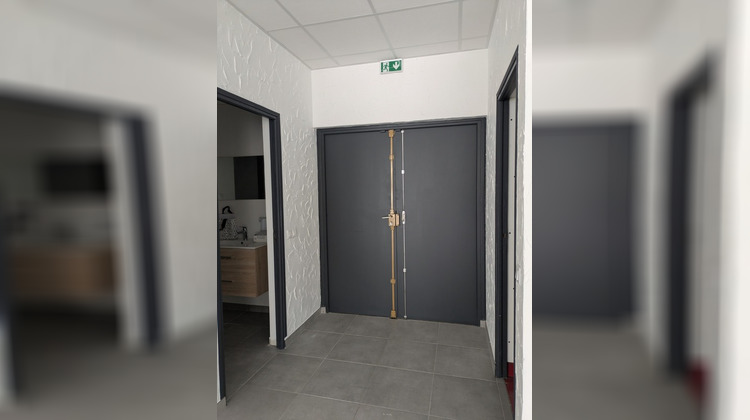 Ma-Cabane - Vente Local commercial SAINT MARTIN LE VINOUX, 167 m²