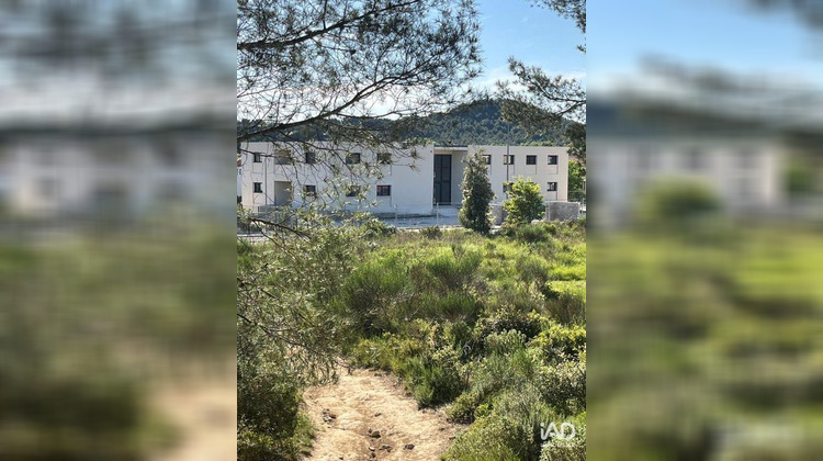 Ma-Cabane - Vente Local commercial Saint-Mitre-les-Remparts, 800 m²