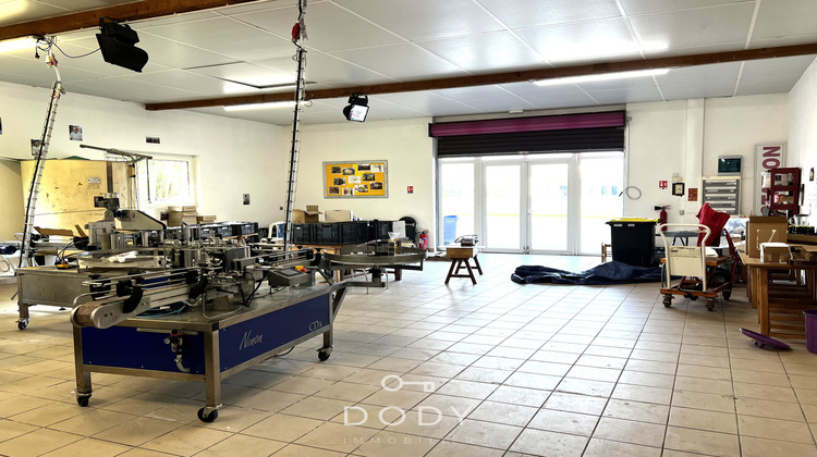 Ma-Cabane - Vente Local commercial Saint-Pierre-d'Eyraud, 500 m²