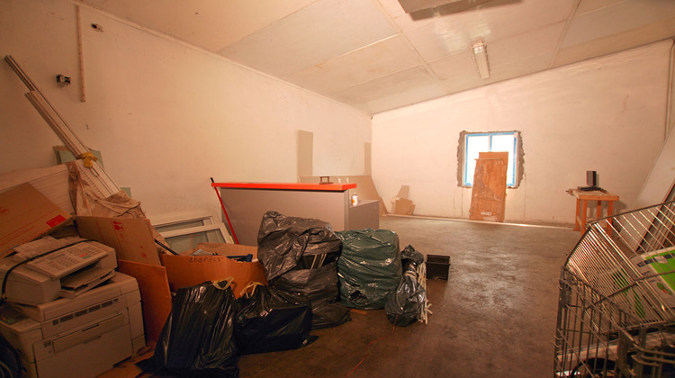 Ma-Cabane - Vente Local commercial SAINT-PIERRE-DE-CHANDIEU, 95 m²