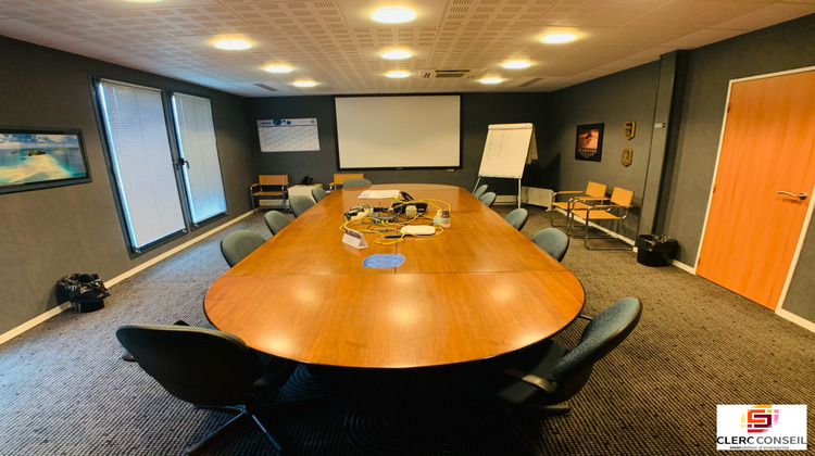 Ma-Cabane - Vente Local commercial Saint-Pierre-la-Garenne, 4447 m²