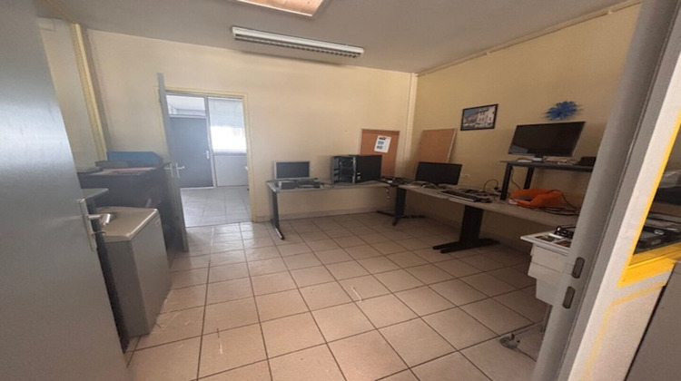 Ma-Cabane - Vente Local commercial SAINT-PRIEST-EN-JAREZ, 495 m²
