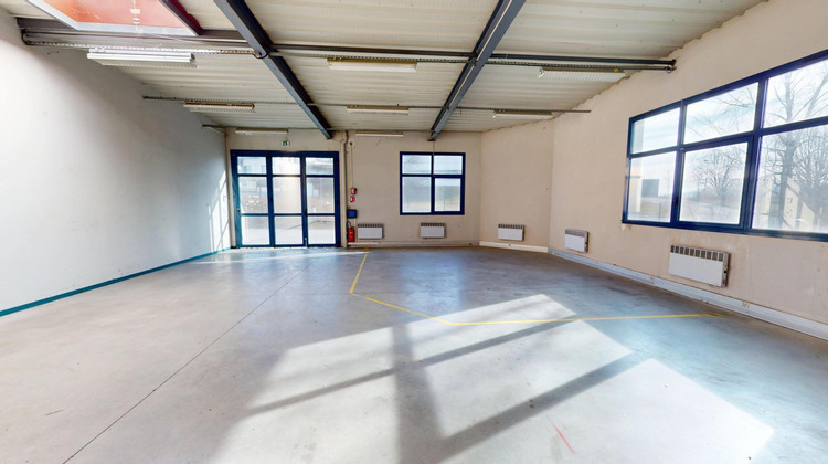 Ma-Cabane - Vente Local commercial Saint-Quentin-Fallavier, 220 m²