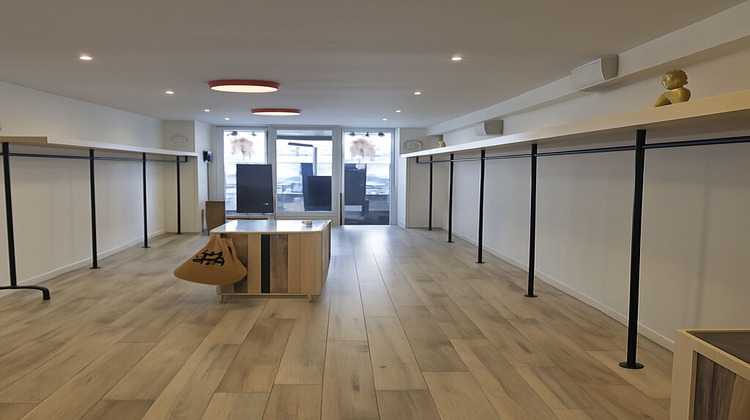 Ma-Cabane - Vente Local commercial SAINT-RAPHAEL, 63 m²