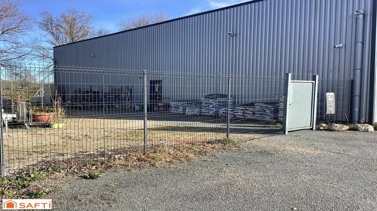 Ma-Cabane - Vente Local commercial Saint-Seurin-sur-l'Isle, 298 m²