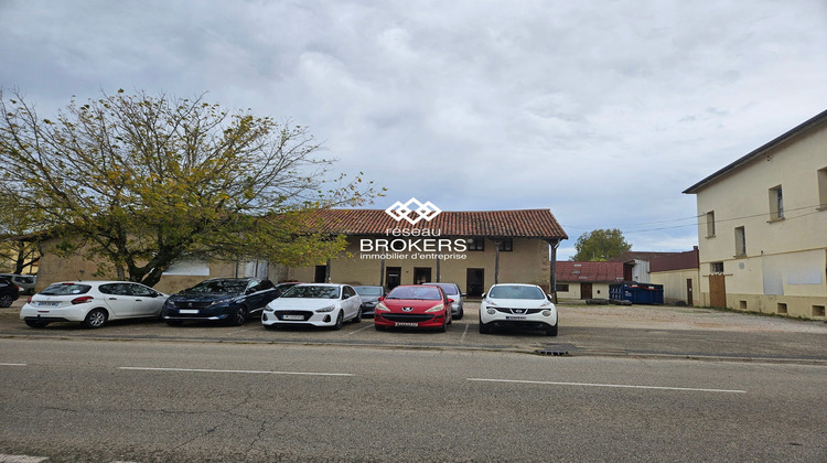 Ma-Cabane - Vente Local commercial Saint-Trivier-de-Courtes, 2720 m²