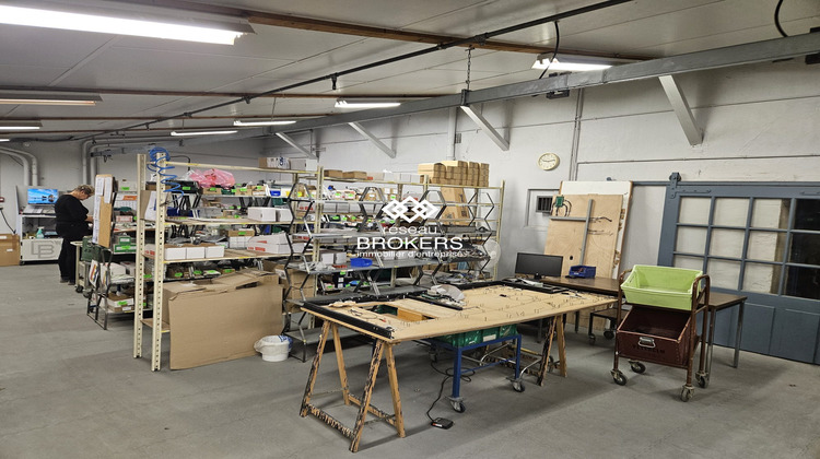 Ma-Cabane - Vente Local commercial Saint-Trivier-de-Courtes, 2720 m²