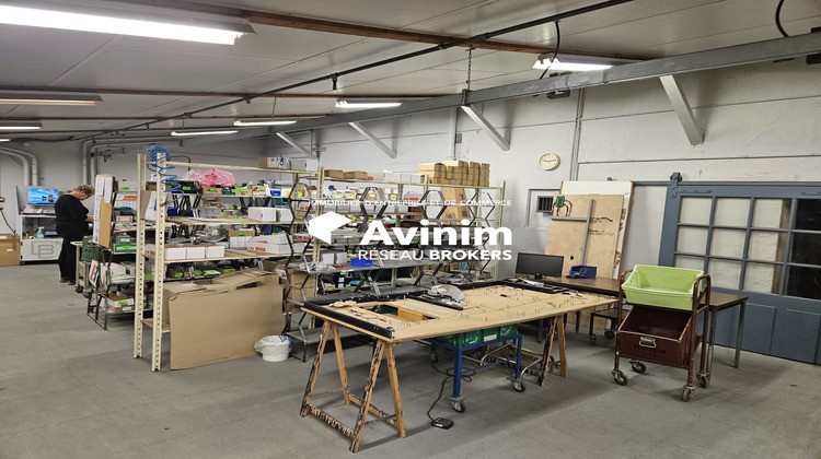 Ma-Cabane - Vente Local commercial Saint-Trivier-de-Courtes, 2720 m²