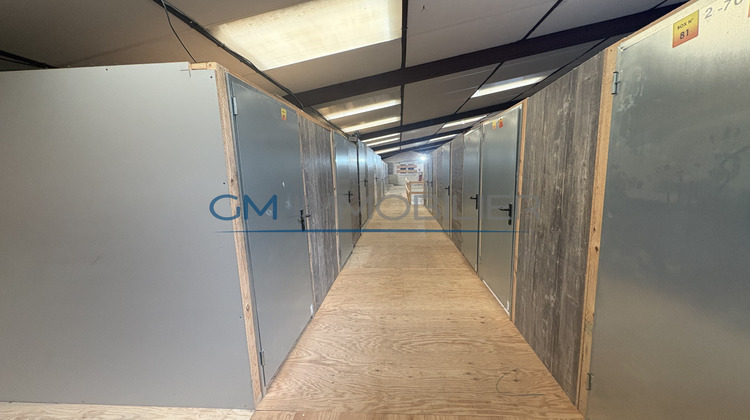 Ma-Cabane - Vente Local commercial Saint-Vincent-de-Tyrosse, 1800 m²