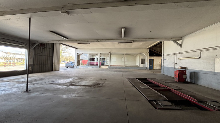 Ma-Cabane - Vente Local commercial Saint-Yrieix-la-Perche, 680 m²