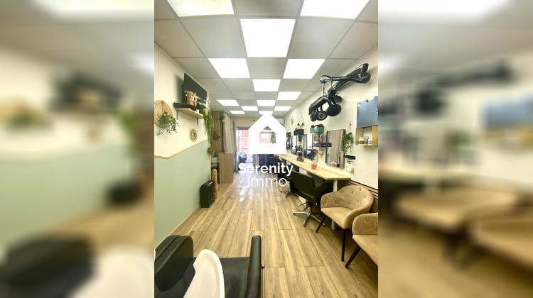 Ma-Cabane - Vente Local commercial SIMIANE-COLLONGUE, 25 m²