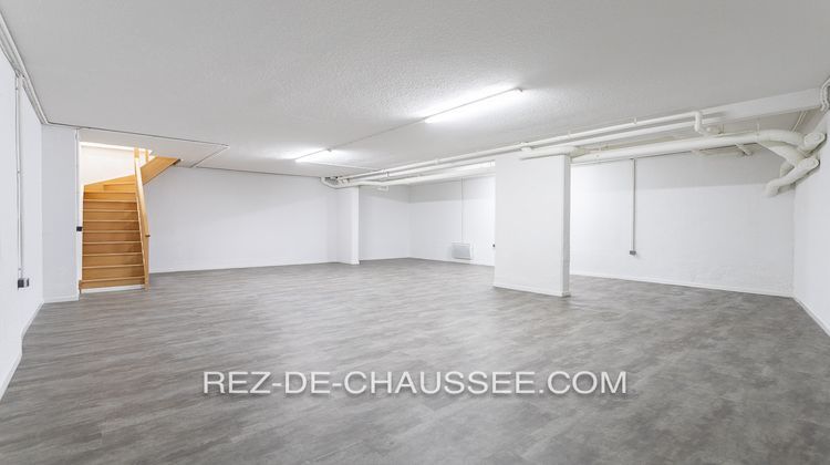 Ma-Cabane - Vente Local commercial SURESNES, 121 m²