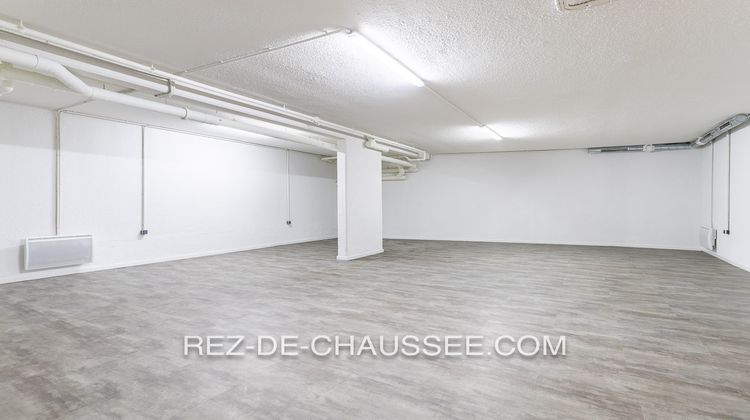 Ma-Cabane - Vente Local commercial SURESNES, 121 m²