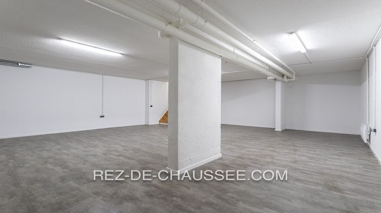 Ma-Cabane - Vente Local commercial SURESNES, 121 m²