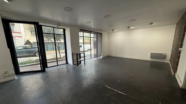 Ma-Cabane - Vente Local commercial SURESNES, 53 m²