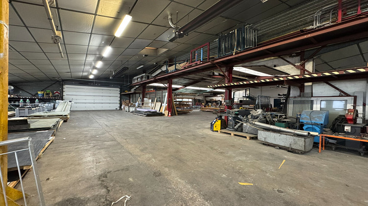 Ma-Cabane - Vente Local commercial TINQUEUX, 2320 m²