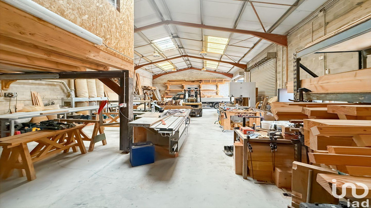 Ma-Cabane - Vente Local commercial Tourves, 200 m²