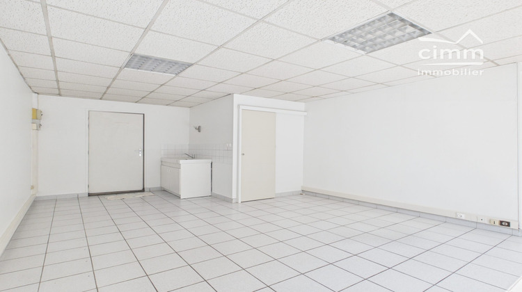 Ma-Cabane - Vente Local commercial Tullins, 26 m²