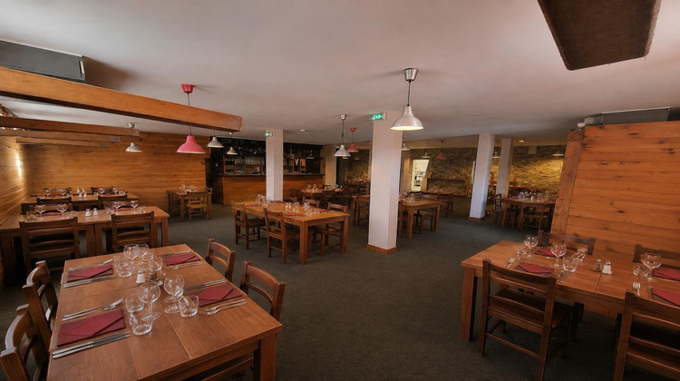Ma-Cabane - Vente Local commercial Ustou, 240 m²