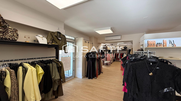 Ma-Cabane - Vente Local commercial Valreas, 140 m²
