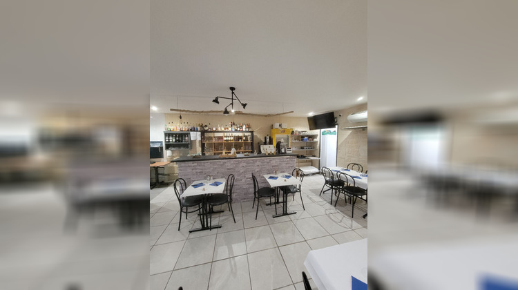 Ma-Cabane - Vente Local commercial VIC-LA-GARDIOLE, 74 m²