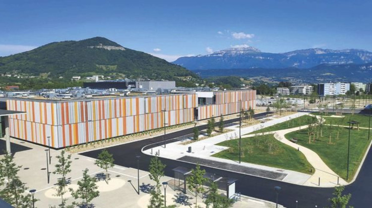 Ma-Cabane - Vente Local commercial Voiron, 117 m²