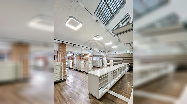 Ma-Cabane - Vente Local commercial VOIRON, 423 m²